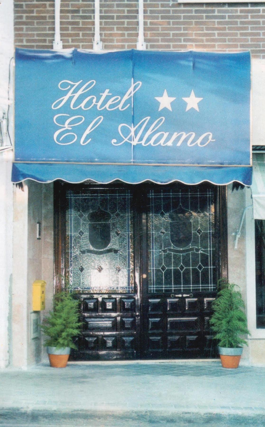Hotel Restaurante Эль-Аламо Экстерьер фото